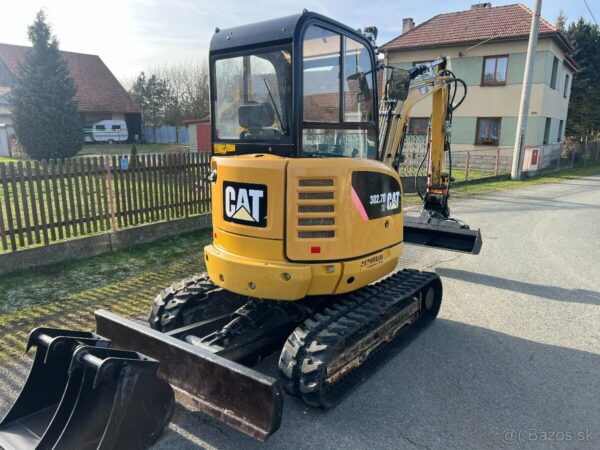 2015 Caterpillar 302.7D CR + 3 GODETS ET INCLINABLE – Image 4