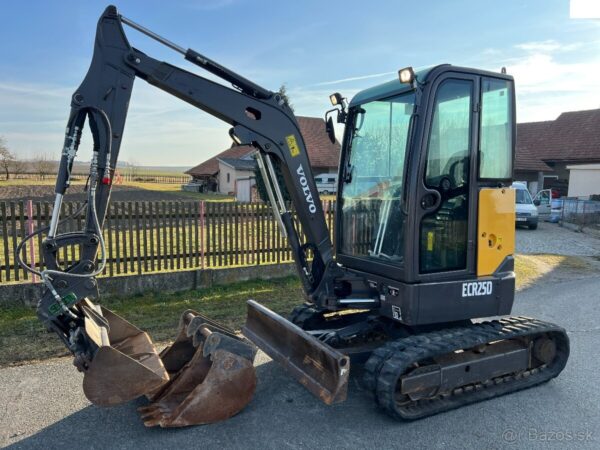 Volvo ECR25D + 3 GODETS ET INCLINABLE