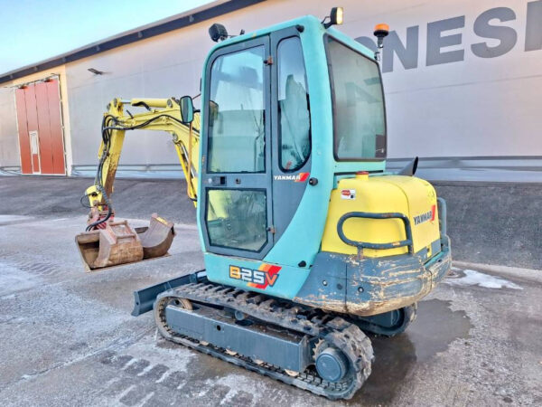 2002-Yanmar B25V + 3 GODETS – Image 3