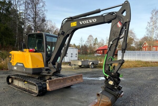 2021- Volvo EC60E avec Tiltrotateur et Accessoires – Image 18