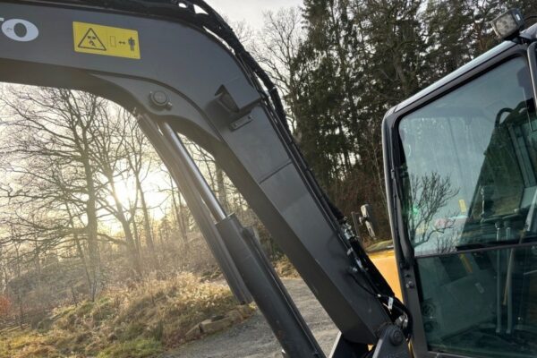 2021- Volvo EC60E avec Tiltrotateur et Accessoires – Image 20