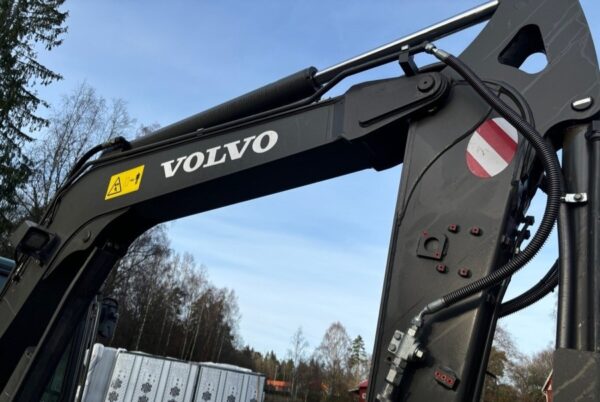 2021- Volvo EC60E avec Tiltrotateur et Accessoires – Image 27