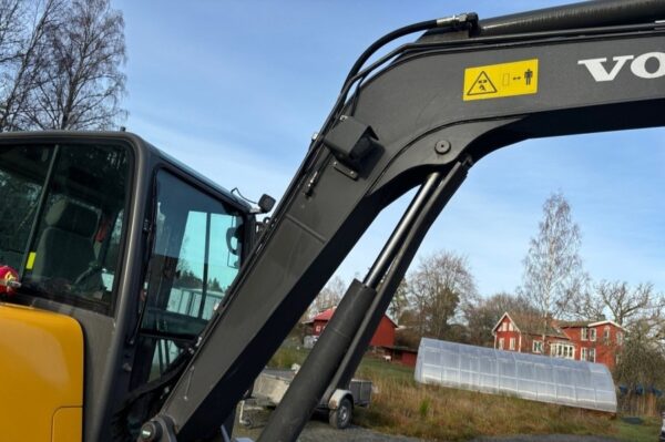 2021- Volvo EC60E avec Tiltrotateur et Accessoires – Image 45