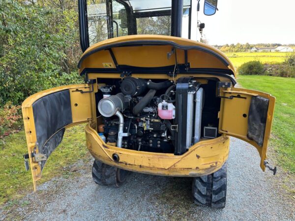 2006-Caterpillar 302.5C + 3 GODETS – Image 21