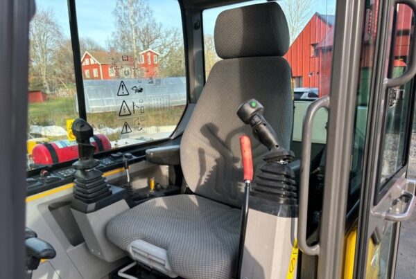 2021- Volvo EC60E avec Tiltrotateur et Accessoires – Image 59