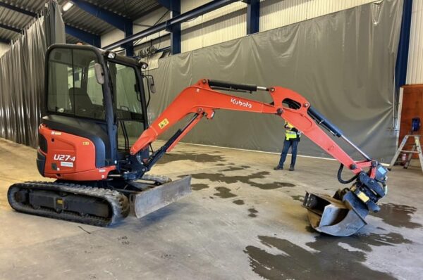 2015-Kubota U27-4 avec Tiltrotator et 3 Godets – Image 8