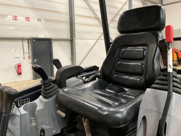 Kubota KX 027-4 + 3 GODETS + ATTACHE RAPIDE – Image 9