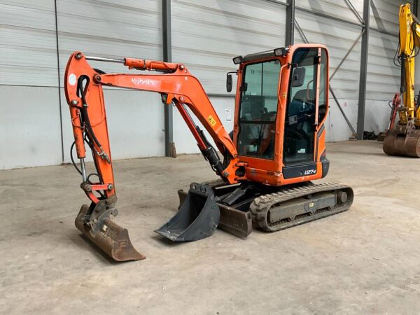 2015-Kubota U 27-4 + 3 GODETS + ATTACHE RAPIDE – Image 2