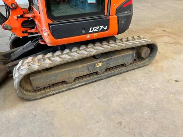 2015-Kubota U 27-4 + 3 GODETS + ATTACHE RAPIDE – Image 12