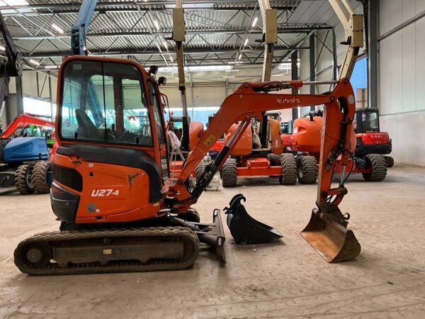 2015-Kubota U 27-4 + 3 GODETS + ATTACHE RAPIDE